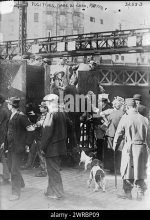 Flüchtlinge, Gare du Nord, Paris, Foto zeigt Flüchtlinge (?) Am Bahnhof Gare du Nord in Paris, Frankreich während des Ersten Weltkriegs, zwischen ca. 1914 und ca. 1915, Weltkrieg, 1914-1918, Glasnegative, 1 negativ: Glas Stockfoto