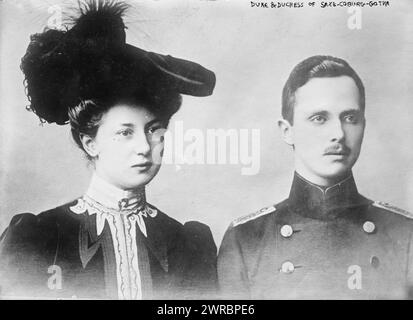 Herzog und Herzogin von Sachsen-Coburg-Gotha, Foto zeigt Victoria Adelaide (1885–1970) und Charles Edward (1884–1954) von Sachsen-Coburg und Gotha., zwischen ca. 1910 und ca. 1915, Glasnegative, 1 negativ: Glas Stockfoto