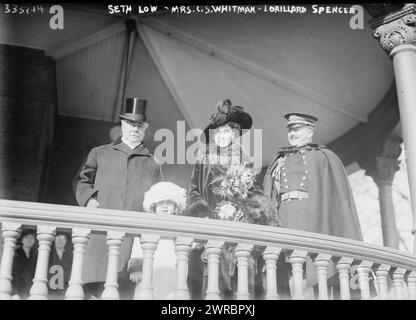 Seth Low, Mrs. C.S. Whitman, Lorillard Spencer, Foto zeigt den Pädagogen und Politiker Seth Low (1850–1916) mit Mrs. Charles Seymour Whitman (Olive Hitchcock) (1880–1928), ihrer Tochter Olive; und Lorillard Spencer (1883–1939), Militärsekretär des Gouverneurs Charles Seymour Whitman, bei der Amtseinführung von Gouverneur Whitman, Albany, New York, 1. Januar 1915. 1. Januar 1915, Glasnegative, 1 negativ: Glas Stockfoto