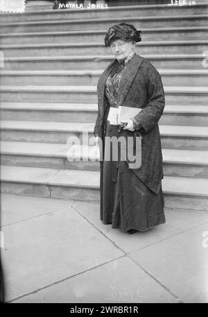 Mutter Jones, Foto zeigt die Arbeitsaktivistin Mutter Jones (1837–1930), die 1915 an den Anhörungen der Bundeskommission für Arbeitsbeziehungen in der New York City Hall, New York City, teilnahm., 20. Januar 1915, Glass negative, 1 negative: Glass Stockfoto