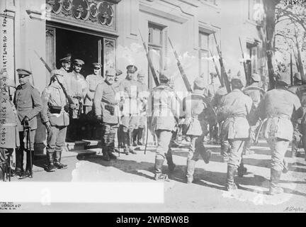 Kronprinz und König von Württemberg in Frankreich, Foto zeigt Wilhelm, deutscher Kronprinz (1882–1951) und König Wilhelm II. Von Württemberg (1848–1921) in Frankreich während des Ersten Weltkriegs, zwischen 1914 und ca. 1915, Weltkrieg, 1914-1918, Glasnegative, 1 negativ: Glas Stockfoto