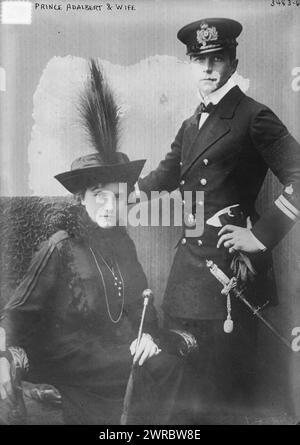 Prinz Adalbert und Ehefrau, Foto zeigt Prinzessin Adelaide von Sachsen-Meiningen (1891-1971) mit Prinz Adalbert von Preußen (1884-1948)., zwischen ca. 1910 und ca. 1915, Glasnegative, 1 negativ: Glas Stockfoto