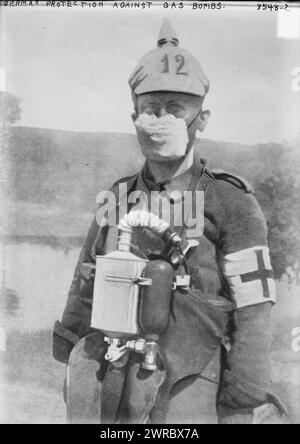 Deutscher Schutz vor Gasbomben, Foto zeigt deutschen Soldaten mit einer Gesichtsmaske zum Schutz vor Gasangriffen während des Ersten Weltkriegs, zwischen ca. 1910 und ca. 1915, Weltkrieg, 1914-1918, Glasnegative, 1 negativ: Glas Stockfoto