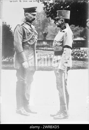 Kaiser und General von Hotzendorf, Foto zeigt Kaiser Wilhelm II. Von Deutschland (1859–1941) mit Graf Franz Xaver Joseph Conrad von Hötzendorf (1852–1925), einem österreichisch-ungarischen Heeroffizier., zwischen 1914 und ca. 1915, Weltkrieg, 1914-1918, Glasnegative, 1 negativ: Glas Stockfoto