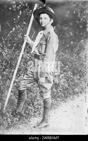 Kronprinz von Italien als Pfadfinder, Foto zeigt Umberto II., den letzten König von Italien, der vom 9. Mai 1946 bis 12. Juni 1946 regierte. 1910 und ca. 1915, Glasnegative, 1 negativ: Glas Stockfoto