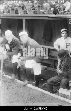 Pat Moran, Manager, & Grover Cleveland Alexander, Philadelphia NL (Baseball), 1915, Glass negative, 1 negative: Glass Stockfoto