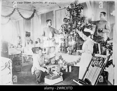 Verwundete deutsche Soldaten an Weihnachten, zwischen ca. 1910 und ca. 1915, Weihnachten, Glas-negative, 1 negativ: Glas Stockfoto