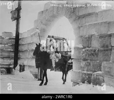 Camille Burgess, Königin, St. Paul Carnival, Foto zeigt Miss Camille Burgess, Königin der St. Paul Outdoor Sports Karneval Giong in das Eisfort auf Harriet Island unter einem Eisblock Bogen, St.. Paul, Minnesota. 1916, Glasnegative, 1 negativ: Glas Stockfoto