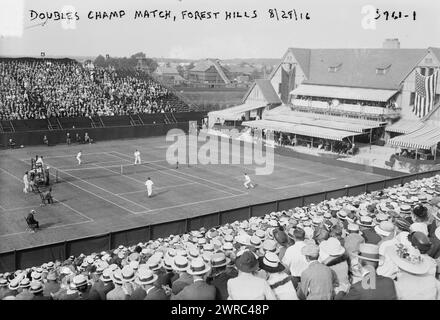 Doubles Champ Match, Forest Hills, 29.08.16, Foto zeigt möglicherweise die Tennisspieler Clarence Griffin, Bilil Johnston, Maurice McLoughlin und Ward Dawson, wahrscheinlich bei der U.S. National Championship in Forest Hills, New York, im August 1916., 29.08.16, Glass negative, 1 negativ: Glas Stockfoto