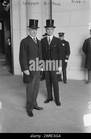 Lansing & Polk, Foto zeigt Robert Lansing, Secretary of State, und Frank Lyon Polk (1871–1943), aufgenommen in Union Station, Washington, D.C., als die britische Kommission am 22. April 1917 ankam., 22. April 1917, Glass negative, 1 negative: Glass Stockfoto