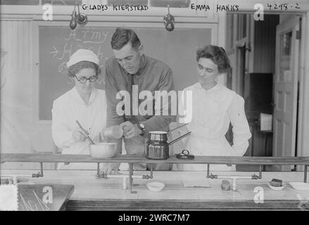 Gladys Kierstead, Emma Hanks, d.h. Hanko, Foto zeigt einen Kochkurs für Männer am Pratt Institute, Brooklyn, New York während des Ersten Weltkriegs, 1917 Aug. 13, Weltkrieg, 1914-1918, Glass negative, 1 negativ: Glas Stockfoto