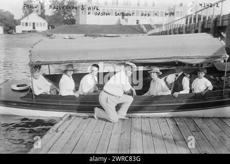 Francis Maclennan & Ehefrau mit Gaston Sargent & Ehefrau, Foto zeigt Opernsänger Francis Maclennan (1873–1935), seine Frau Florence Easton (1882–1955) und Gaston Sargent (1918) mit seiner Frau auf einem Boot. Rechts sitzt wahrscheinlich die Tochter der MacLennans, Wilhelmina, zwischen ca. 1915 und 1918, Glasnegative, 1 negativ: Glas Stockfoto