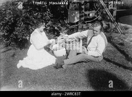 Francis Maclennan, Foto zeigt Opernsänger Francis Maclennan (1873–1935) mit seiner Frau, Opernsängerin Florence Easton (1882–1955) und ihrer Tochter Wilhelmina., zwischen ca. 1915 und ca. 1920, Glasnegative, 1 negativ: Glas Stockfoto