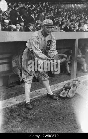 Shoeless Joe Jackson, posiert als Catcher, Chicago AL (Baseball), 1917, Glass negative, 1 negativ: Glas Stockfoto