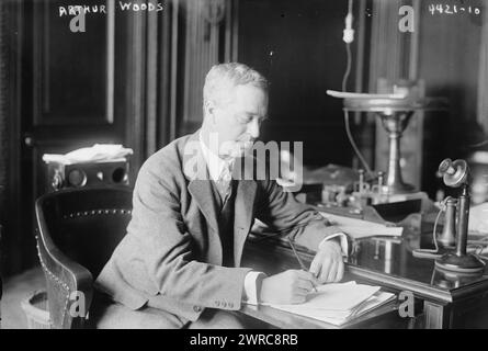 Arthur Woods, Foto zeigt Colonel Arthur Hale Woods (1870–1942), der 1914 New York City Police Commissioner wurde. 1917 wurde er stellvertretender Direktor des Komitees für Öffentlichkeitsarbeit über ausländische Propaganda zwischen CA. 1915 und ca. 1920, Glasnegative, 1 negativ: Glas Stockfoto