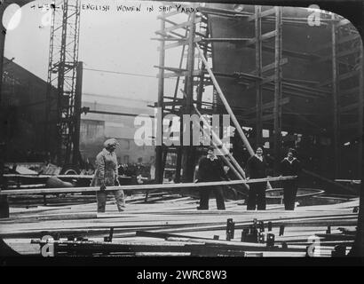 Englische Frauen in Schiffswerften, Foto zeigt Frauen, die während des Ersten Weltkriegs in England Marineschiffe bauen. 1915 und 1918, Weltkrieg, 1914-1918, Glasnegative, 1 negativ: Glas Stockfoto