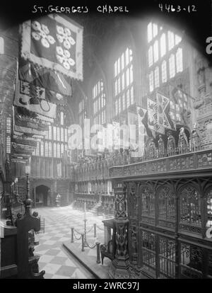 St. George's Chapel, Foto zeigt das Innere der St. George's Chapel in Windsor Castle, Großbritannien, mit Spruchbändern der Ritter des Garters, zwischen ca. 1915 und ca. 1920, Glasnegative, 1 negativ: Glas Stockfoto