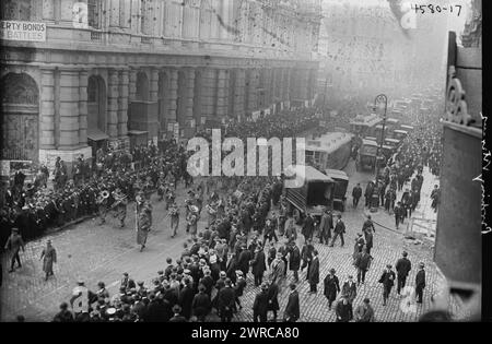 Pershing-Veteranen, Foto zeigt Veteranen des Ersten Weltkriegs ('Pershing's Men'), die zur Unterstützung der Liberty-Leihfahrt zum New Yorker Rathaus marschieren, das offiziell von Bürgermeister Hylan empfangen wird., 1918, Weltkrieg, 1914-1918, Glass negative, 1 negativ: Glas Stockfoto