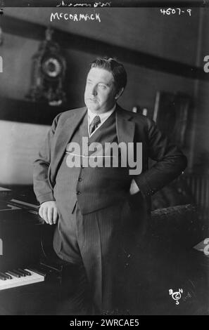 McCormack, Foto zeigt den irisch-amerikanischen Tenorsänger John McCormack (1884–1945). 1915 und ca. 1920, Glasnegative, 1 negativ: Glas Stockfoto