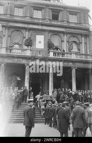 Mitchel Funeral, Foto zeigt die Beerdigung von John Purroy Mitchel (1879–1918), der von 1914 bis 1917 Bürgermeister von New York City war. 1915 und ca. 1920, Glasnegative, 1 negativ: Glas Stockfoto