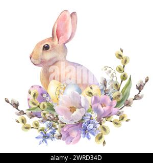 Aquarellfarbe, kleines Pfirsichkaninchen sitzt im Frühlingsblumenkranz. Osterhase und bunte Eier, dekorative Eier gelb, blau, violett. Vorlage Stockfoto