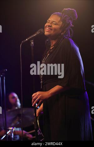 Lizz Wright bei einem Konzert im Columbia Theater in Berlin, 11. März 2024. Lizz Wright Konzert Berlin *** Lizz Wright bei einem Konzert im Columbia Theater in Berlin, 11. März 2024 Lizz Wright Konzert Berlin Stockfoto