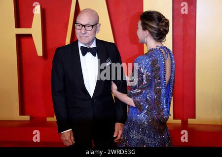 Patrick Stewart mit Ehefrau Sunny Ozell bei der Vanity Fair Oscar Party 2024 anlässlich der 96. Oscar-Verleihung im Wallis Annenberg Center for the Performing Arts. Beverly Hills, 10.03.2024 *** Patrick Stewart mit Frau Sunny Ozell bei der Vanity Fair Oscar Party 2024 anlässlich der 96. Academy Awards im Wallis Annenberg Center for the Performing Arts Beverly Hills, 10 03 2024 Foto:XJ.xBlocx/xFuturexImagex Vanity fair 1540 Stockfoto