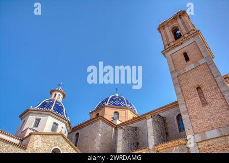 Touristische Stadt Altea in Alicante und Kirche. Stockfoto