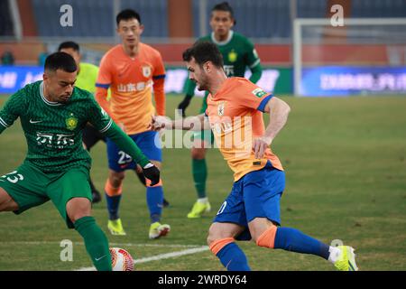 Der Shandong Taishan Football Club 0-0 zog den Beijing Guoan Football Club in der zweiten Runde der Chinesischen Super League (CSL) 2024 in Jinan City, Ost-Chi Stockfoto