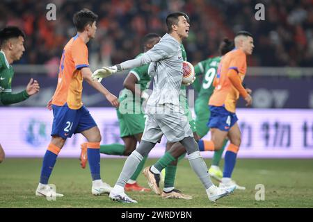 Der Shandong Taishan Football Club 0-0 zog den Beijing Guoan Football Club in der zweiten Runde der Chinesischen Super League (CSL) 2024 in Jinan City, Ost-Chi Stockfoto