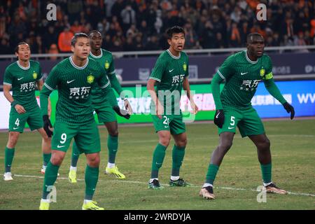 Der Shandong Taishan Football Club 0-0 zog den Beijing Guoan Football Club in der zweiten Runde der Chinesischen Super League (CSL) 2024 in Jinan City, Ost-Chi Stockfoto