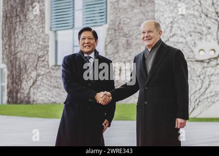 R-L Olaf Scholz SPD, Bundeskanzler, und Ferdinand Marcos Jr., Staatspraesident der Philippinen, aufgenommen im Rahmen eines gemeinsamen Treffens in Berlin, 12.03.2024. Berlin Deutschland *** R L Olaf Scholz SPD , Bundeskanzler, und Ferdinand Marcos Jr , Präsident der Philippinen, auf einer gemeinsamen Sitzung in Berlin, 12 03 2024 Berlin Deutschland Copyright: xFlorianxGaertnerxphotothek.dex Stockfoto