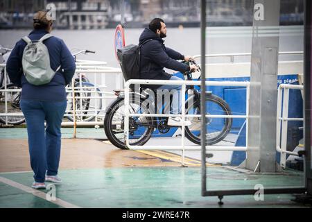 AMSTERDAM - Fatbike auf den Straßen. Vier Hersteller von FAT-Bikes haben ein Maßnahmenpaket vorgelegt, um die durch Elektrofahrräder verursachten Belästigungen zu bekämpfen. ANP JEROEN JUMELET niederlande Out - belgien Out Stockfoto