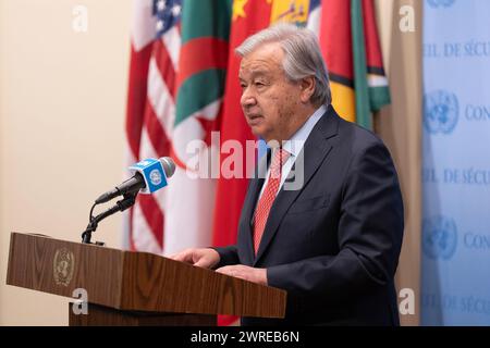 New York, Usa. März 2024. Generalsekretär Antonio Guterres hält zu Beginn des heiligen Monats Ramadan eine Rede, in der er zum Waffenstillstand und zur Freilassung von Geiseln im Hauptquartier der Vereinten Nationen in New York aufruft (Foto: Lev Radin/Pacific Press) Credit: Pacific Press Media Production Corp./Alamy Live News Stockfoto