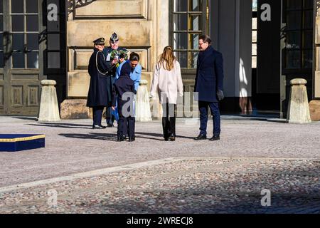 Stockholm, Konprinsessans namnsdag, Schweden, 12. März 2024. , Kronprisessan. Kronprinzessin Victoria, Prinzessin Estelle, Prinz Oscar und Prinz Daniel feiern Victorias Namenstag im Innenhof des Königspalastes in Stockholm, Schweden, Credit: Daniel Bengtsson/Alamy Live News Stockfoto