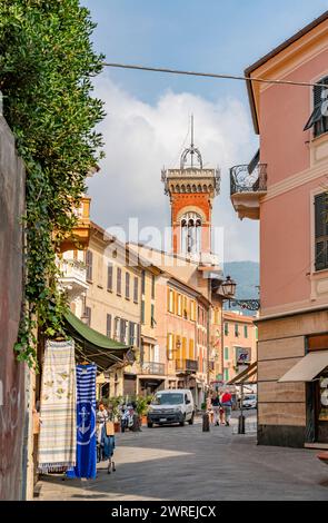 Landschaft rund um Sestri Levante, eine Stadt und Gemeinschaft in der Metropolstadt Genua, Ligurien, Italien. Stockfoto