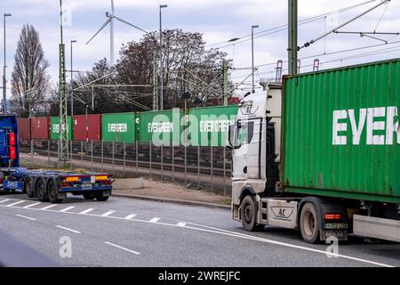 Hafen Hamburg, Container Umschlag, Bahnlinie am Container Terminal Burchardkai, Transport auf der Schiene und Straße, vom und zum Hafen, Hamburg Deutschland, Containerhafen HH *** Hafen Hamburg, Containerumschlag, Bahnlinie am Container Terminal Burchardkai, Transport per Bahn und Straße, vom und zum Hafen, Hamburg Deutschland, Containerhafen HH Stockfoto