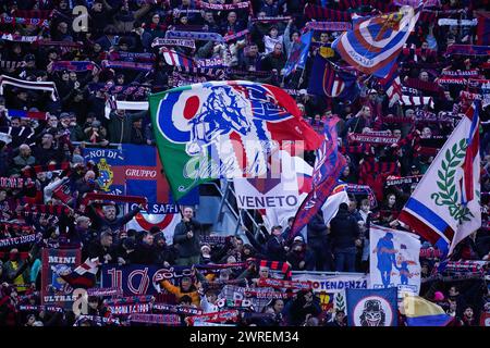 Bologna, Italien. März 2024. Fans des Bologna FC während des Spiels zwischen Bologna FC und FC Internazionale im Stadio Renato Dall’Ara am 9. März 2024 in Bologna, Italien Credit: Giuseppe Maffia/Alamy Live News Stockfoto