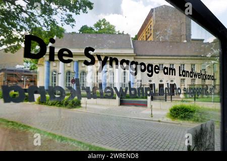 Synagoge am Fraenkelufer in Berlin-Kreuzberg direkt am Landwehrkanal in Berlin-Kreuzberg liegt die Synagoge am Fraenkelufer. Berlin-Kreuzberg Berlin Deutschland *** Synagoge am Fraenkelufer in Berlin Kreuzberg die Synagoge am Fraenkelufer in Berlin Kreuzberg befindet sich direkt am Landwehrkanal in Berlin Kreuzberg Berlin Deutschland Stockfoto