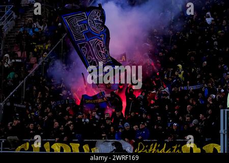 Bologna, Italien. März 2024. Fans des FC Internazionale während des Spiels zwischen Bologna FC und FC Internazionale im Stadio Renato Dall’Ara am 9. März 2024 in Bologna, Italien Credit: Giuseppe Maffia/Alamy Live News Stockfoto