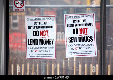 Belfast, Vereinigtes Königreich 12 03 2024 Plakate, die entlang der Newtownards Rd über Nacht platziert wurden, angeblich von der Ulster Volunteer Force (UVF) Belfast Northern Ireland Credit: HeadlineX/Alamy Live News Stockfoto