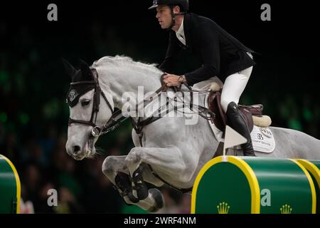 DenBosch, Niederlande - 8. März 2024. Scott Brash aus Großbritannien und Riding Hello Valentino tritt in der ersten 1,40-m-Geschwindigkeitsklasse beim 2024 D an Stockfoto