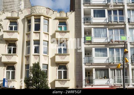 La ville cotiere de La Panne - Immobilier | Stadt an der belgischen Küste - de Panne - Immobilien Stockfoto