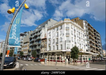 La ville cotiere de La Panne - Immobilier | Stadt an der belgischen Küste - de Panne - Immobilien Stockfoto