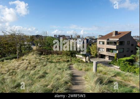 La ville cotiere de La Panne - Immobilier | Stadt an der belgischen Küste - de Panne - Immobilien Stockfoto