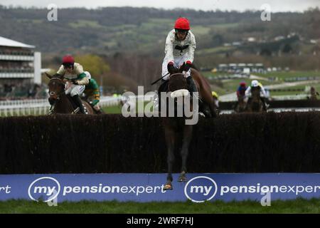 Chianti Classico mit David Bass an Bord gewinnt das Ultima Handicap Tureple Chase Rennen am 1. Tag des Cheltenham Festivals im Prestbury Park, Cheltenham, Großbritannien am 14. März 2023. Foto von Ken Sparks. Nur redaktionelle Verwendung, Lizenz für kommerzielle Nutzung erforderlich. Keine Verwendung bei Wetten, Spielen oder Publikationen eines einzelnen Clubs/einer Liga/eines Spielers. Quelle: UK Sports Pics Ltd/Alamy Live News Stockfoto