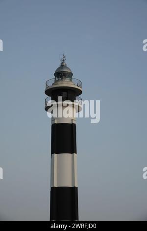 Cala'n Bosch Leuchtturm in der Abenddämmerung Stockfoto