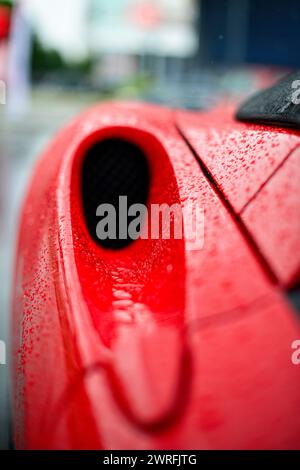 Riga, Lettland – 21. Juni 2015: Detailansicht Ferrari 360 Spider – Lufteinlass hinten Stockfoto