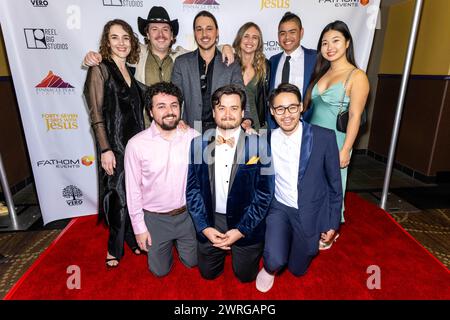 Burbank, USA. März 2024. Die Produktionsabteilung nimmt an der Premiere des Films „Forty-Seven Days with Jesus“ in Los Angeles Teil, am 11. März 2024 Credit: Eugene Powers/Alamy Live News Stockfoto