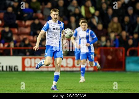 Walsall, Großbritannien. März 2024. Barrow's Dean Campbell spielte während des Spiels der EFL Sky Bet League 2 zwischen Walsall und Barrow im Poundland Bescot Stadium, Walsall, England am 12. März 2024. Foto von Stuart Leggett. Nur redaktionelle Verwendung, Lizenz für kommerzielle Nutzung erforderlich. Keine Verwendung bei Wetten, Spielen oder Publikationen eines einzelnen Clubs/einer Liga/eines Spielers. Quelle: UK Sports Pics Ltd/Alamy Live News Stockfoto